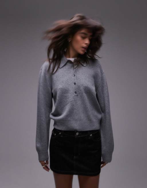 ARKET – Strickpullover aus Wolle in Grau meliert mit tiefer Knopfleiste und Polokragen