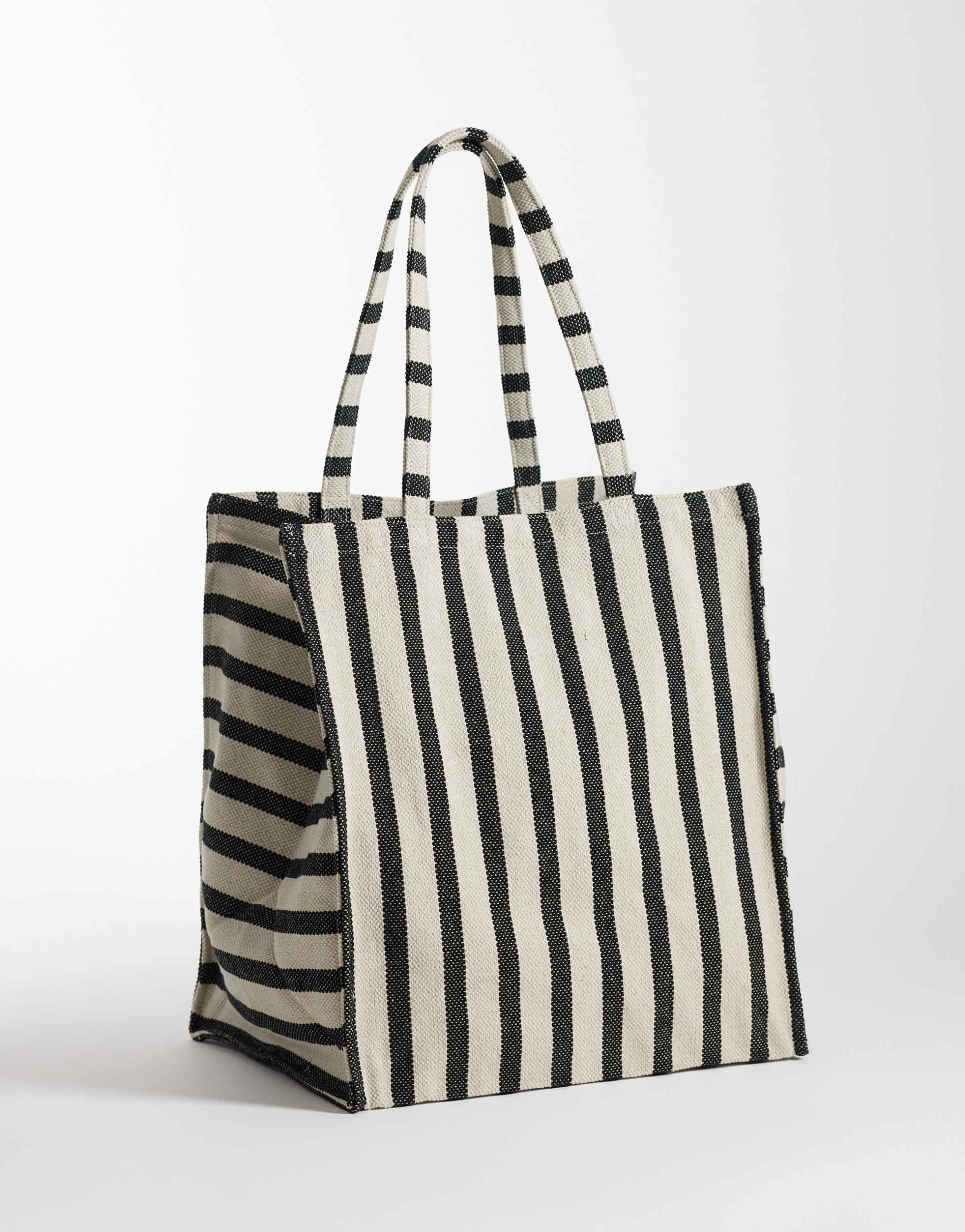 arket summer beach tote in black stripes