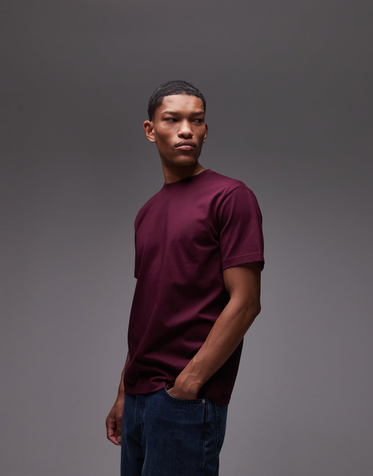 ARKET t-shirt in burgundy