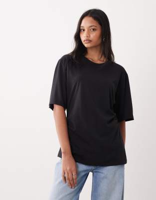 ARKET - T-Shirt in gebrochenem Schwarz mit drapiertem Taillendetail