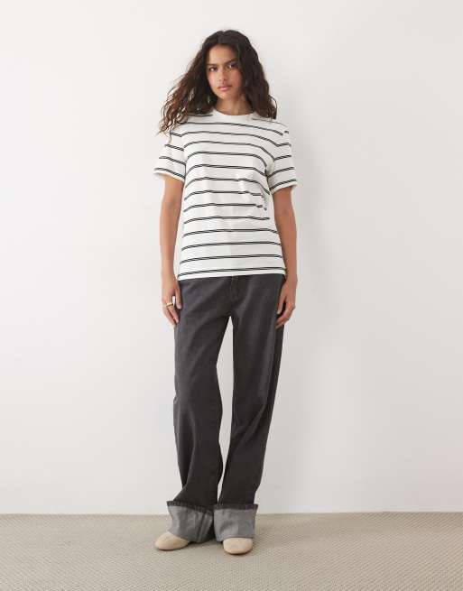 ARKET T-shirt med dobbelte navy-striber i hvid, 2 af 4
