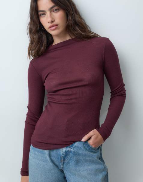 ARKET top de punto de lana merino semitransparente de canalé ancho con cuello subido en burdeos - view 1