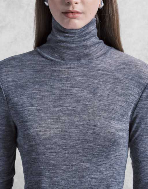 ARKET - Top in maglia semitrasparente di lana merino grigio con collo alto, 4 di 4