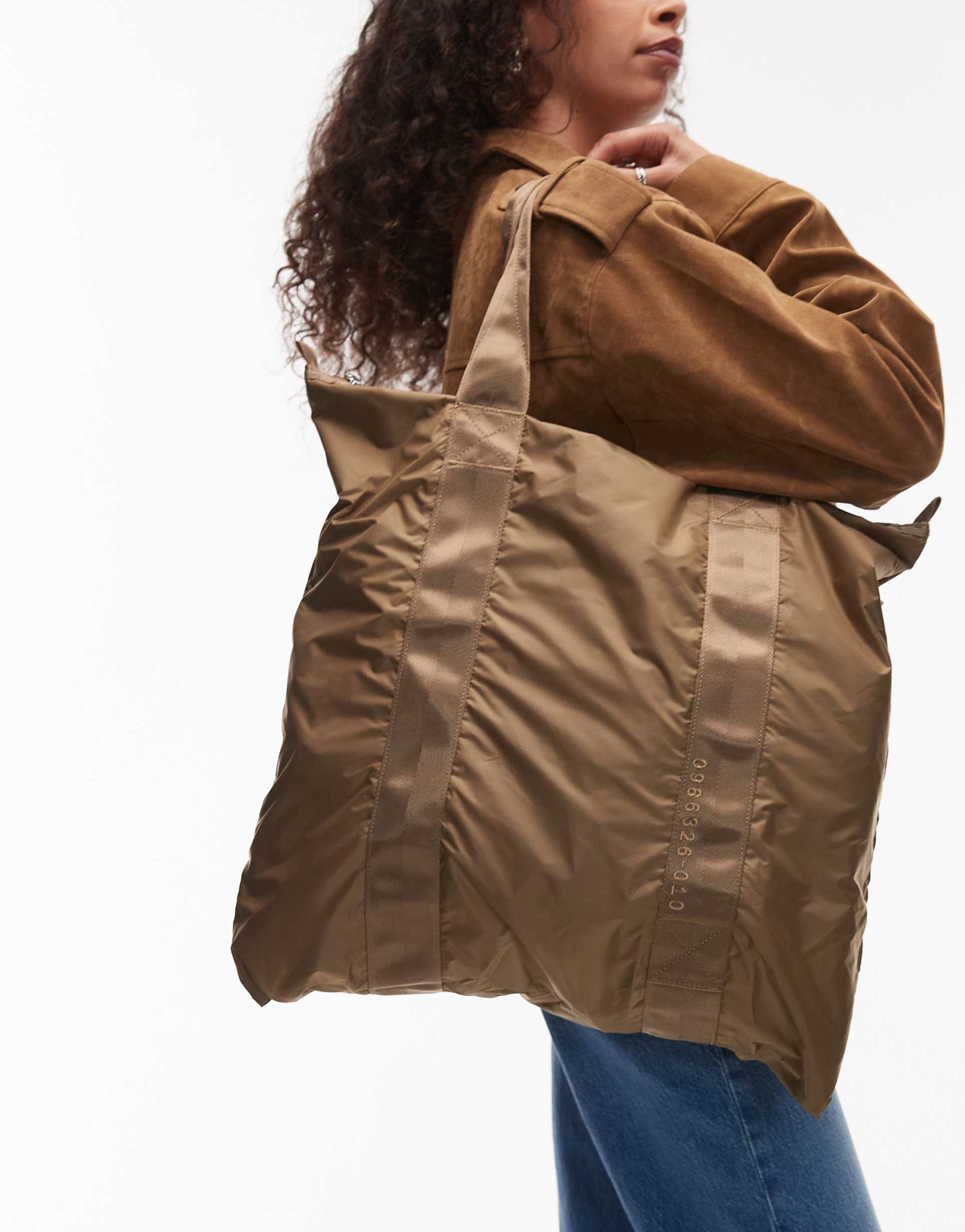 arket unisex travel packable tote bag in neutral beige