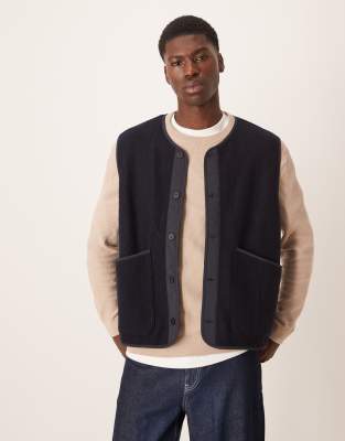 ARKET - Veste sans manches en laine bouillie avec bords contrastants - Bleu marine