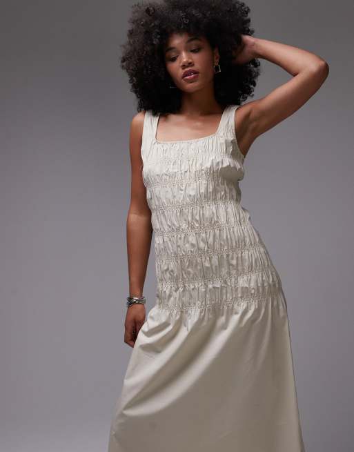 ARKET - Vestito midi in misto cotone beige con vita scesa e corpino in punto smock, 4 di 4