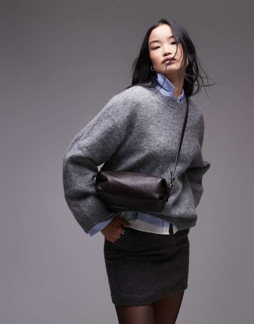 ARKET - Vierkante clutch van zacht leer met afneembare schouderriem in bruin
