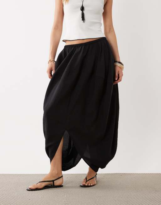 ARKET volume maxi skirt in black, 2 of 5