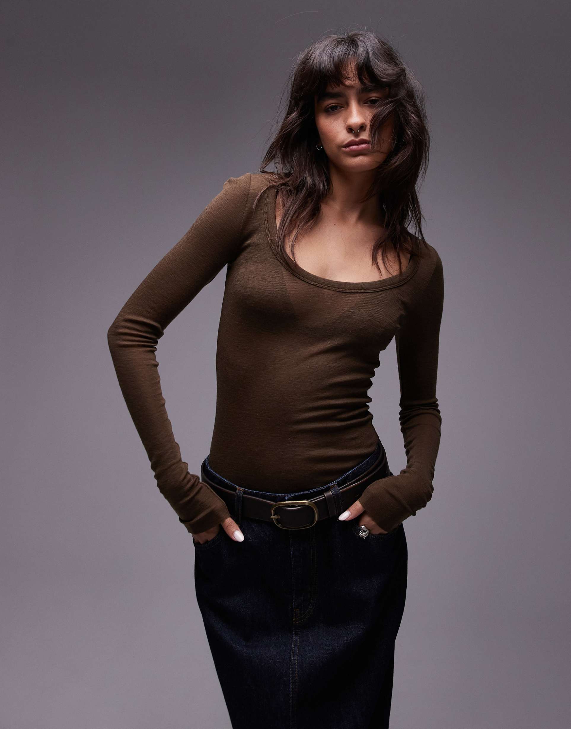 arket wool fitted top with long sleeves and scoop neck in dark brown