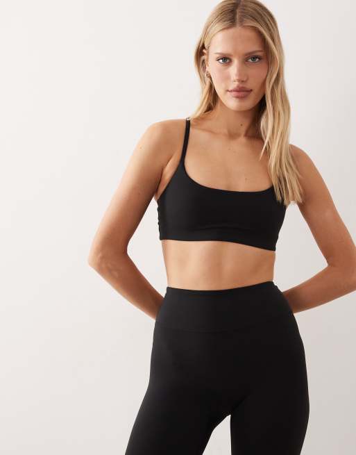 ARKET - Zachte naadloze sport bh in zwart, deel van co-ord set, 3 van 4