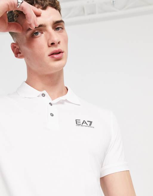 Armani – EA7 Core ID – Vit pikétröja med logga