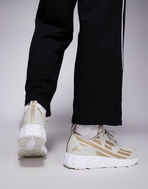 Armani - EA7 - Gebreide sportschoenen met logo in beige en goud, 4 van 5