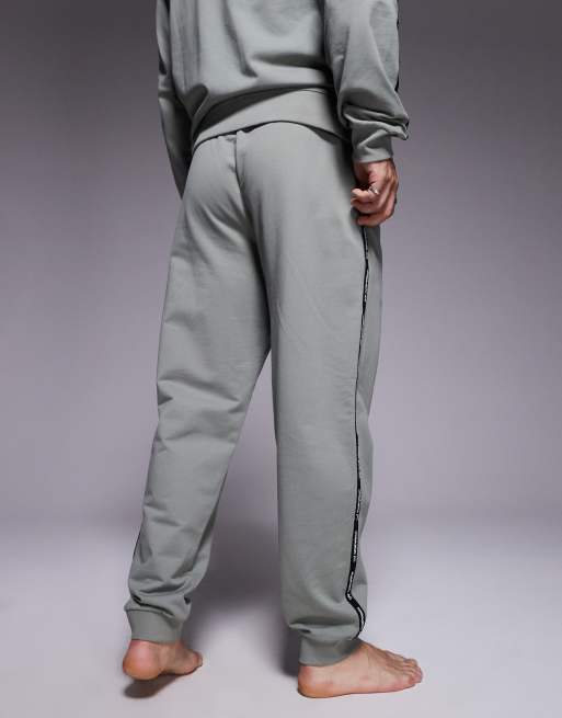Armani - EA7 - Joggers verde salvia con polsino sul fondo e nastro con logo in coordinato, 4 di 5