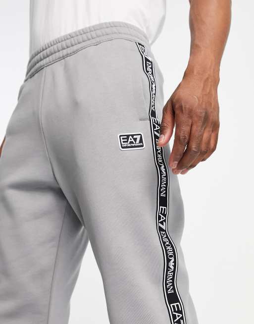 bezig schraper Het is de bedoeling dat Armani - EA7 - Joggingbroek met klein logo in grijs | ASOS