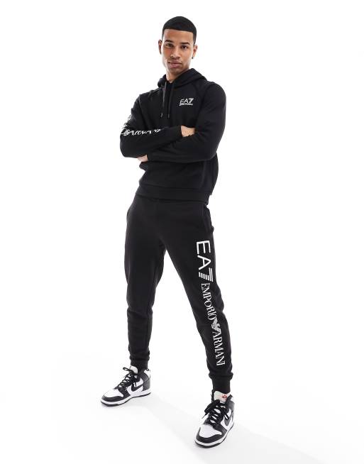 Armani EA7 Joggingbroek van sweaterstof met logo op de pijp in zwart deel van co ord set