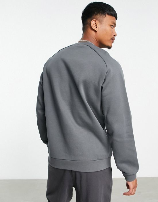 https://images.asos-media.com/products/armani-ea7-large-printed-logo-sweatshirt-in-gray/202458995-4?$n_550w$&wid=550&fit=constrain