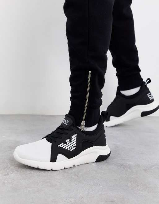 Ik wil niet Beschikbaar Kritisch Armani EA7 Racer eagle logo trainers in black and white | ASOS