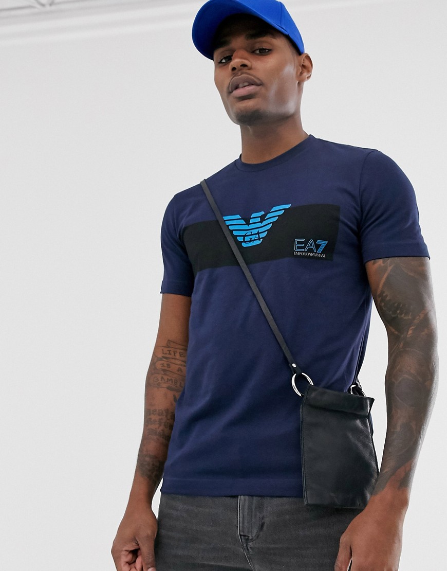Armani - EA7 - T-shirt met adelaar logo in marineblauw