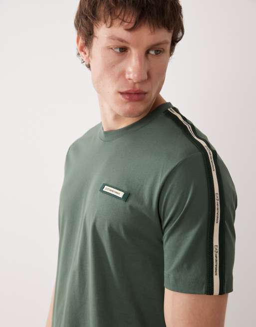 Armani - EA7 - T-shirt met ronde hals en logobies in groen , 2 van 5