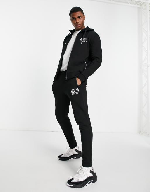 Armani - EA7 Train Core ID - Fleece trainingspak met vierkant logo, capuchon en ritssluiting in zwart 