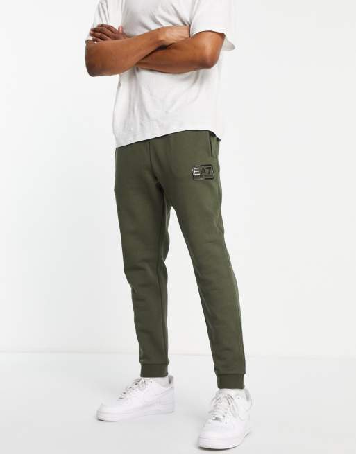 Armani – EA7 Train Core ID – Joggersy z logo w ramce i polarowym wykończeniem w kolorze khaki