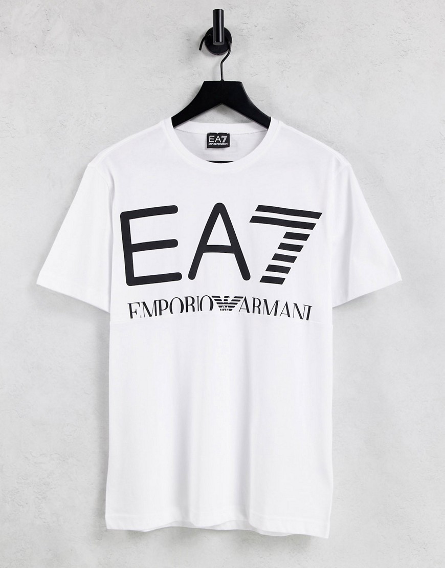 Armani - EA7 Train - T-shirt i hvid med stort logo