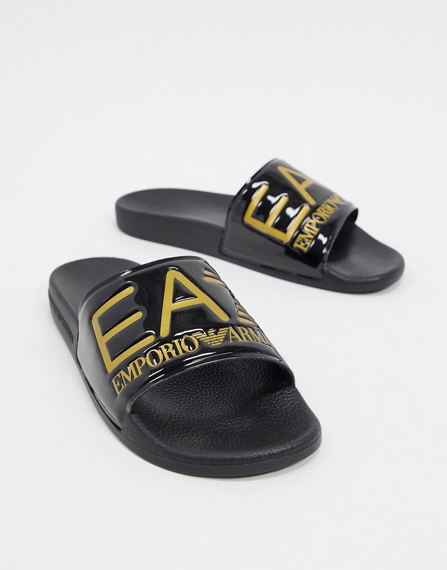 Armani – EA7 Visibility – Svarta/guldfärgade tofflor med logga
