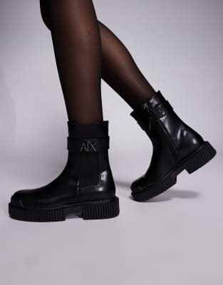 Armani Exchange - Ankle Boots in Schwarz mit Logo-Schnalle