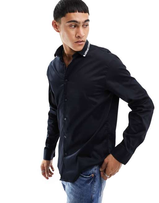 Armani Exchange – Bawełniana popelinowa koszula w granatowym kolorze z dzianinowym kołnierzykiem z lamówkami z logo