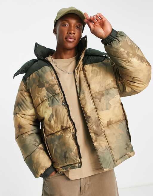 Armani Exchange – Beżowy płaszcz ocieplany i bezrękawnik 2 w 1 we wzór kamuflażu