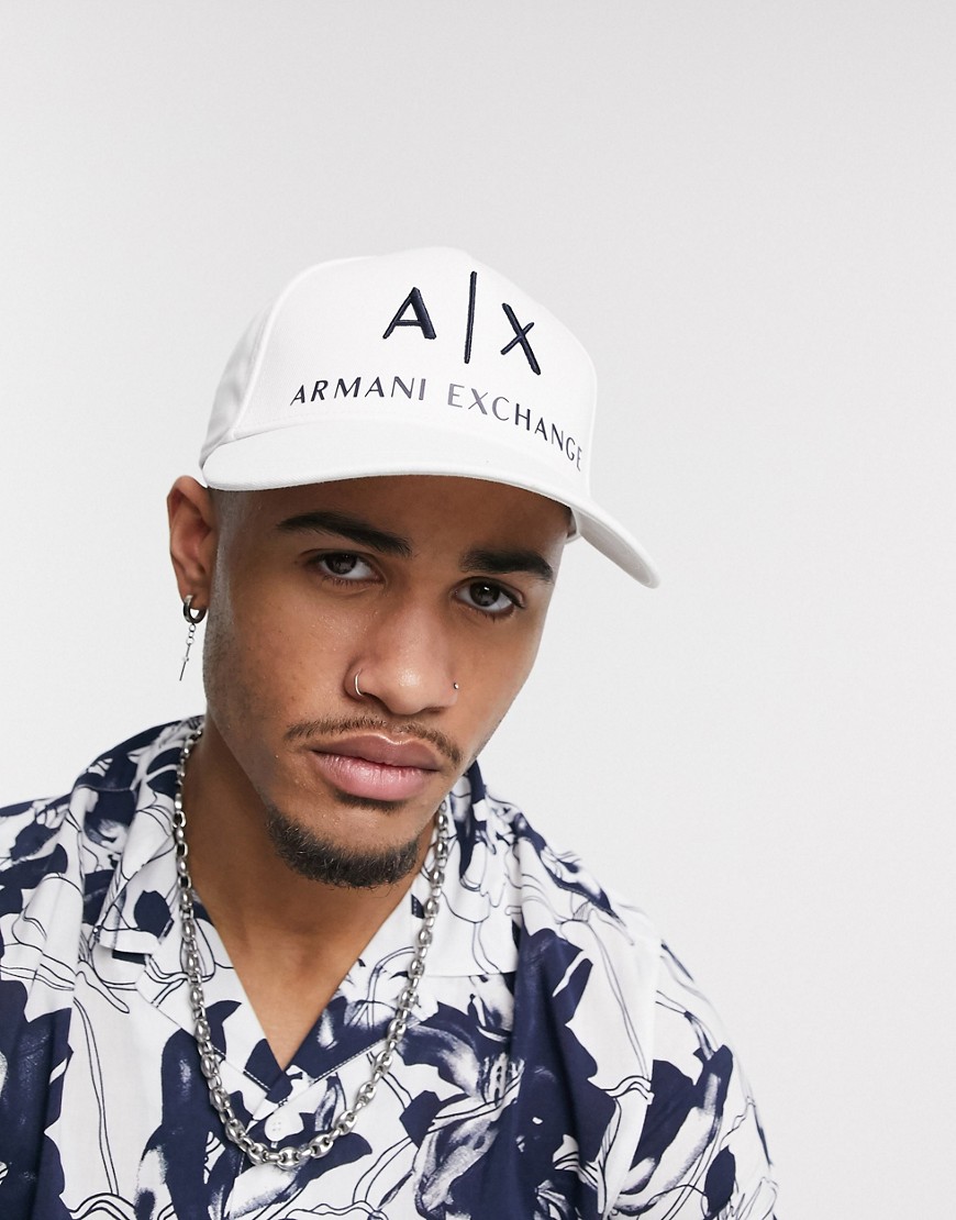 Armani Exchange - Cappello nero con visiera e logo AX-Bianco