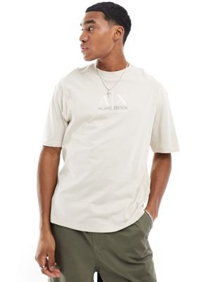 center chest logo comfort fit T-shirt in beige-Neutral