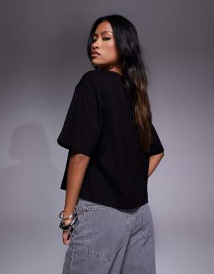 Armani Exchange Central Logo Cropped T-shirt In Black