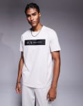 [Armani Exchange] Armani Exchange central logo t-shirt in white Chest 38 Wind chime