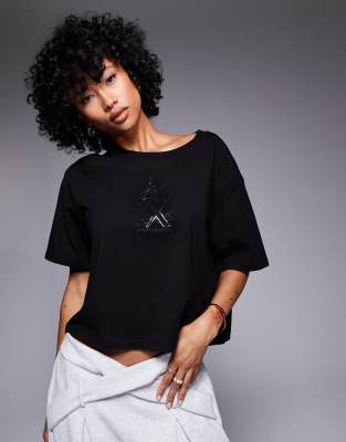 cropped t-shirt with embellished logo in black