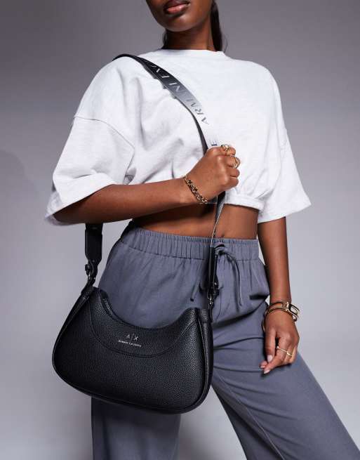 Armani Exchange – Czarna zaokrąglona torebka na ramię z logo