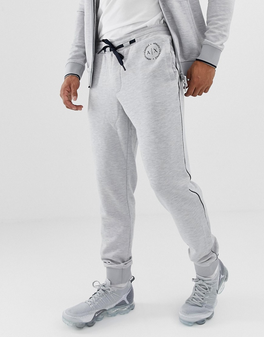 Armani Exchange – Grå joggingbyxor i sweatshirtmaterial med logga