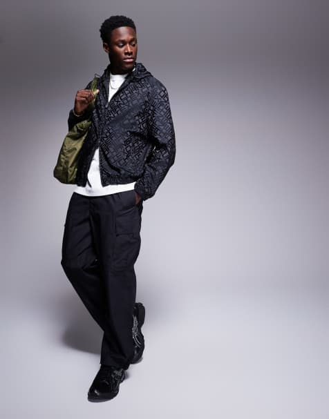 Armani Exchange - Jack bedekt met logo en met capuchon in zwart - view 1