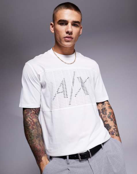 Armani Exchange – Kastiges T-Shirt in gebrochenem Weiß mit Print auf der Brust - view 1