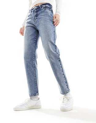 Armani Exchange - Kurz geschnittene Boyfriend-Jeans in Blau