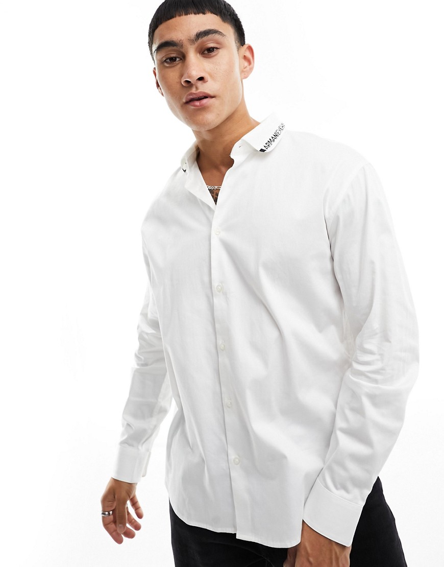 Armani Exchange logo tipped knit collar cotton poplin shirt in off white