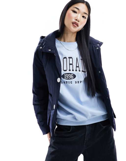 Armani Exchange – Marinblå jacka med avtagbar huva