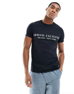 Armani Exchange – Marinblå t-shirt med linjär logga - view 1