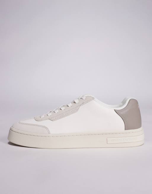 Armani Exchange – Naturvita och beige, grova sneakers med logga, 2 av 5