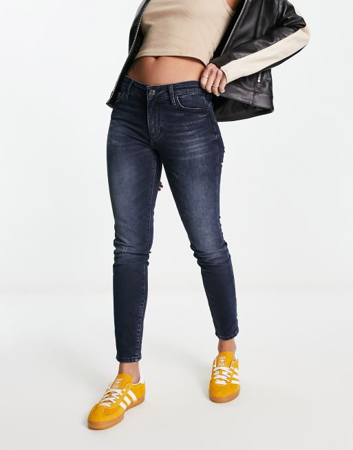 Armani Exchange – Niebieskie, elastyczne jeansy o obcisłym kroju