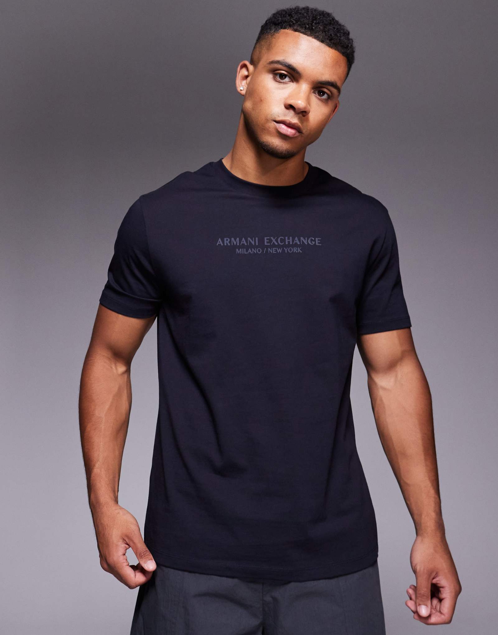 Темно-синяя футболка Armani Exchange с коротким рукавом