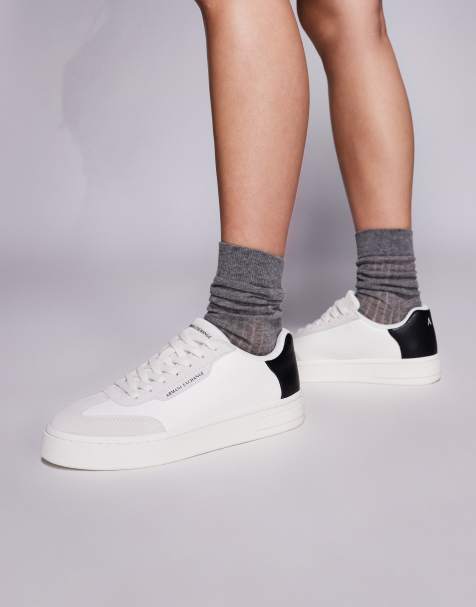 Armani Exchange - Sneakers bianco sporco e nere con logo - view 1