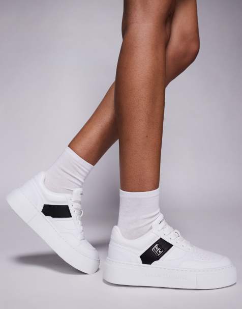 Armani Exchange - Sneakers met logo in wit en zwart - view 1