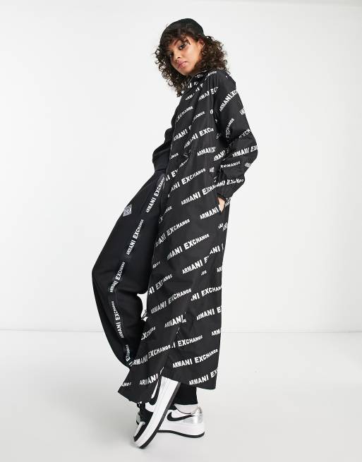Armani Exchange - Sort trenchcoat med logoprint