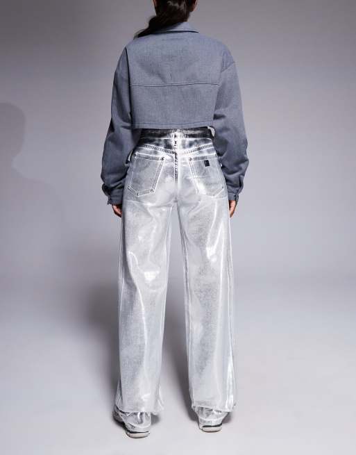 Armani Exchange – Srebrne metaliczne jeansy powlekane z prostymi nogawkami, 2 z 5